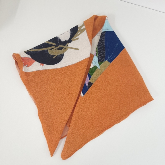 Vintage 80s Beige GeishaFace Rayon Crepe Scarf./ bandana - Picture 4 of 9